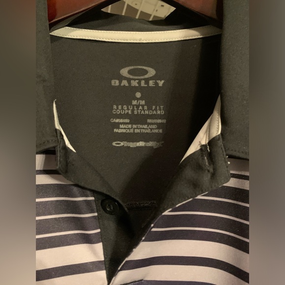 Men’s Oakley Golf Polo Size Medium Regular Fit NWOT - Picture 2 of 3